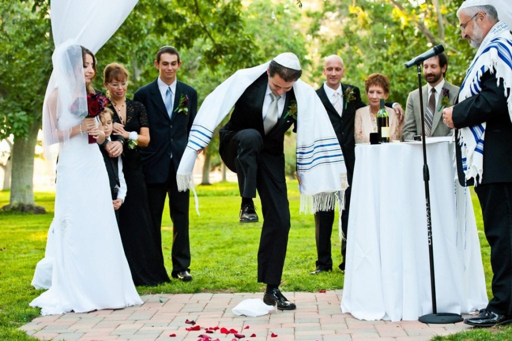 jewish glass breaking wedding ceremony