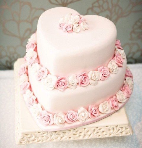 heart shaped wedding cakes pictures