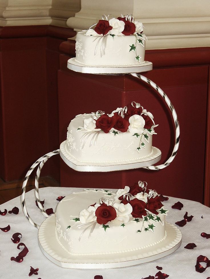 13 Perfectly Sweet Heart Shaped Wedding  Cakes  