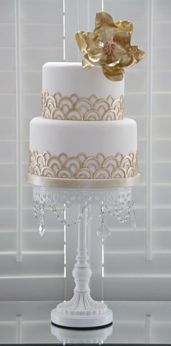 golden wedding cakes