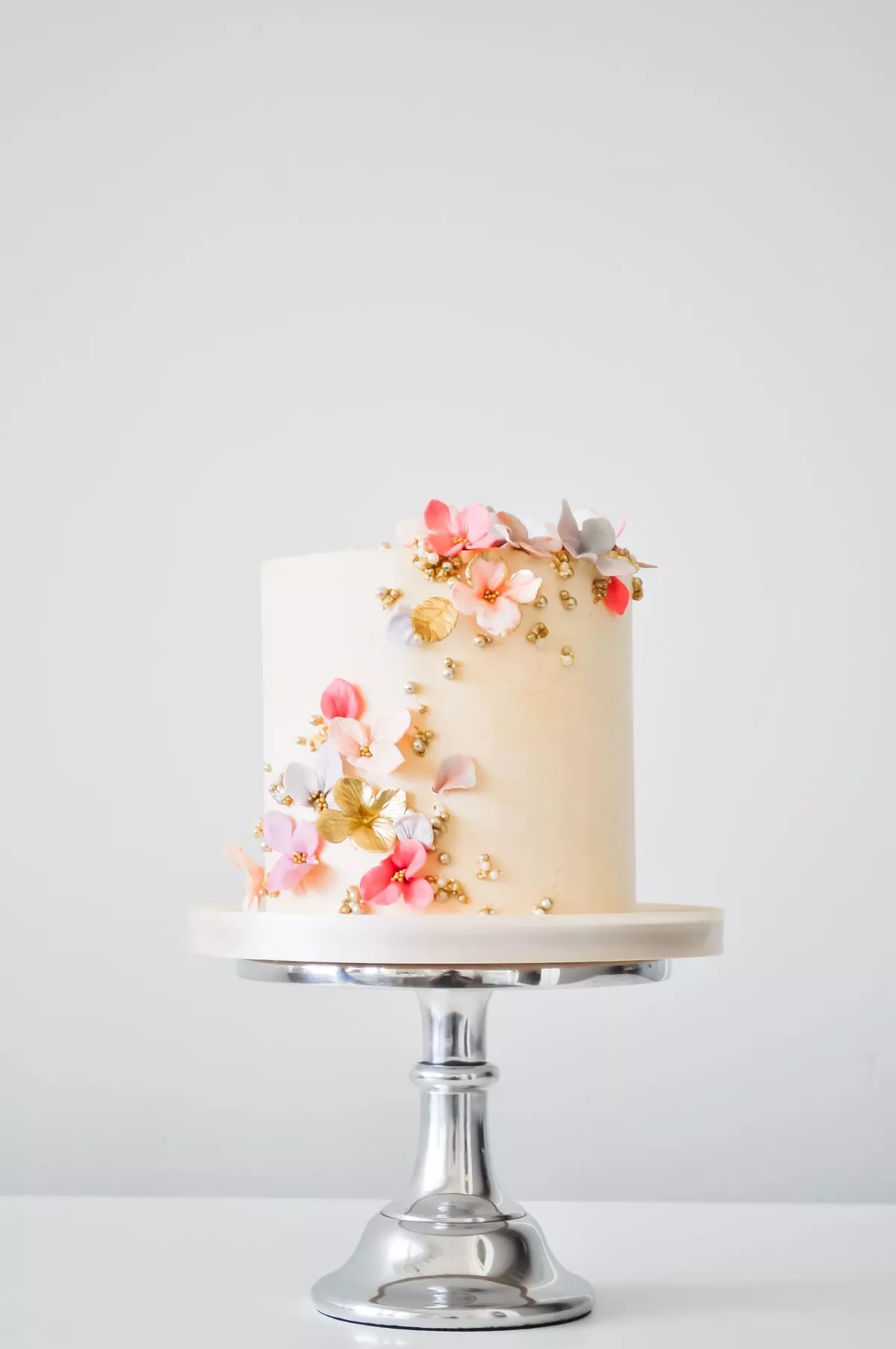 Make your Golden Wedding Anniversary Extra Special | Golden Anniversary  Cakes