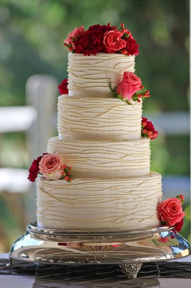 Simple Doesn t Mean Boring These Elegant Wedding Cakes  