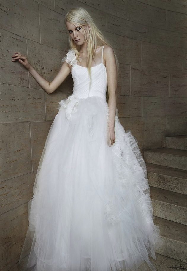 Vera-Wang-wedding-dress-collection-Spring-2015-Bridal-Musings-Wedding-Blog-22