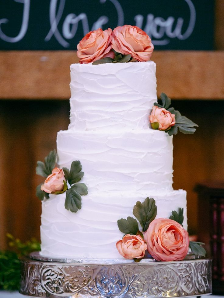 peaches and cream wedding cake