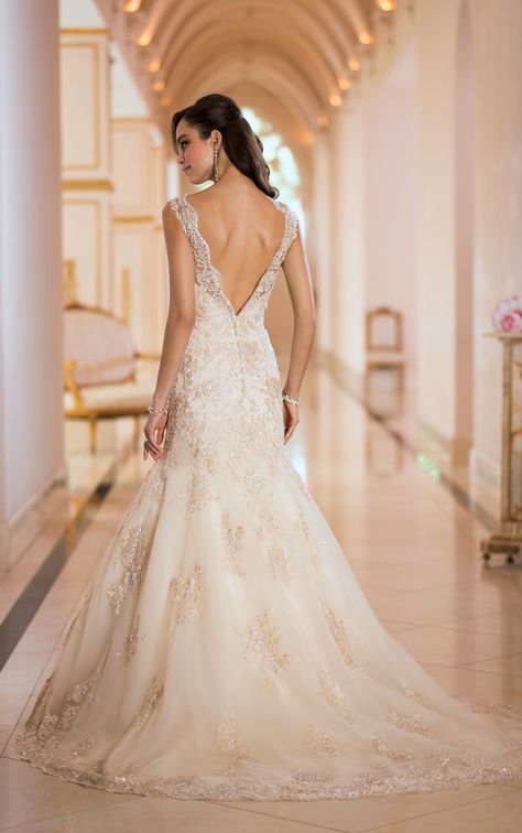 Color themes with ivory/champagne wedding dress | Weddings, Style and Décor  | Wedding Forums | WeddingWire