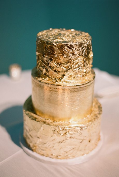 Metallic-Wedding-Cakes-Esther-Sun-Photography