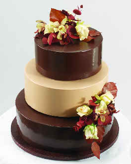  Chocolate  the most popular wedding  cake  flavor  