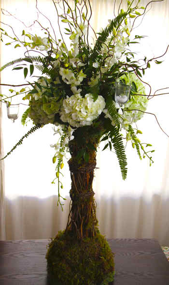 Choose flower centrepieces for your wedding ceremony
