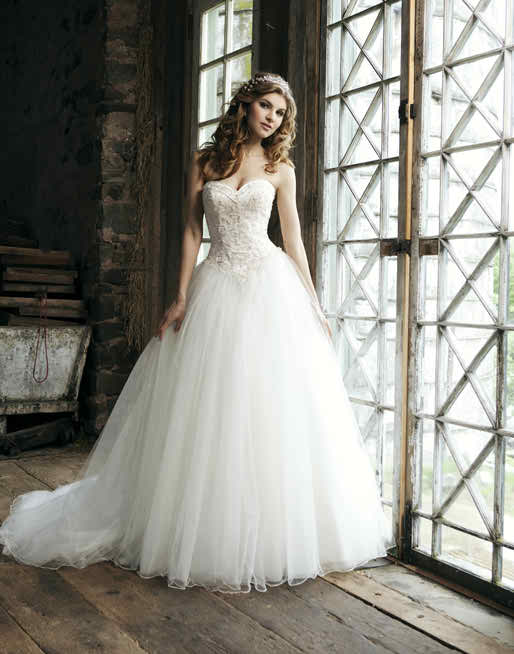 Know everything about 2012 wedding trends  - 2012 wedding dress