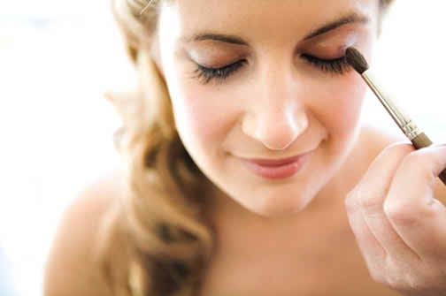Learn if you are able to realize your bridal makeup