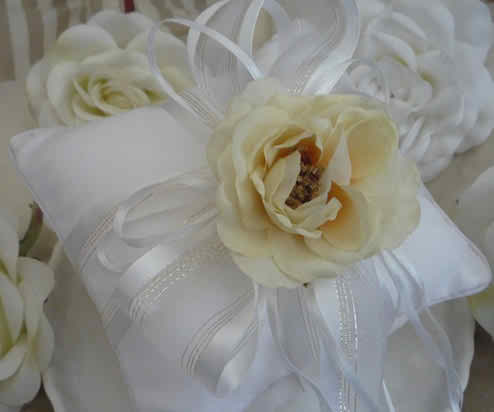 New things about your ring pillows - Wedding ring pillow