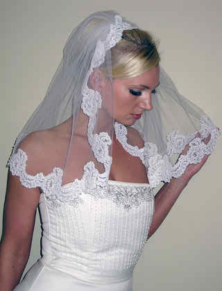 The bridal veil must match the shape of your face