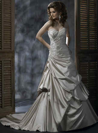 latest trends concerning your fall wedding dress