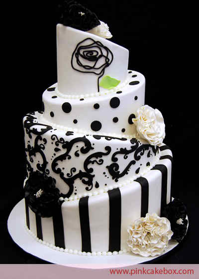 The magic of the black and white wedding cakes