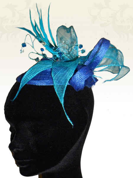 The mother of the bride or groom should pick an elegant headpiece