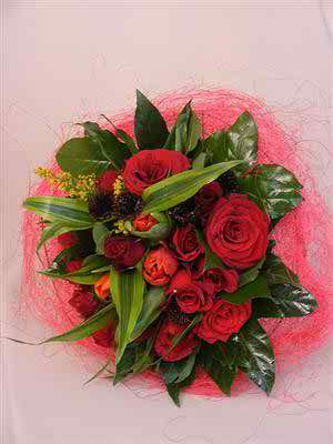 bridal bouquets and wedding flower arrangements