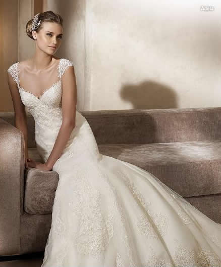 general features of fashionable wedding dresses