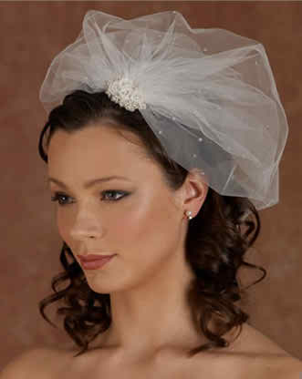 great suggestions for bridal hair accessories