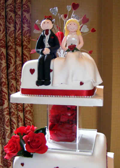 red rose wedding cakes 4