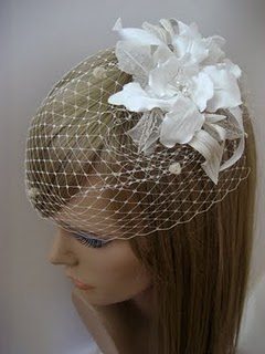 small veils with floral details2