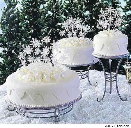 snowflake wedding cakes 3