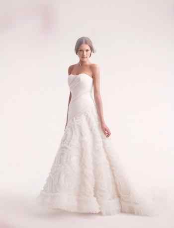 Randy Fenoli for Kleinfeld Bridal  Wedding Dress Collection Spring 2018   Brides Jillian crystalbeaded sheer lace boned sweetheartne  Bruid De  bruid Jurken