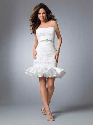 tips for wearing short bridal gowns 