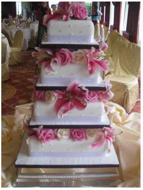Traditional wedding cakes