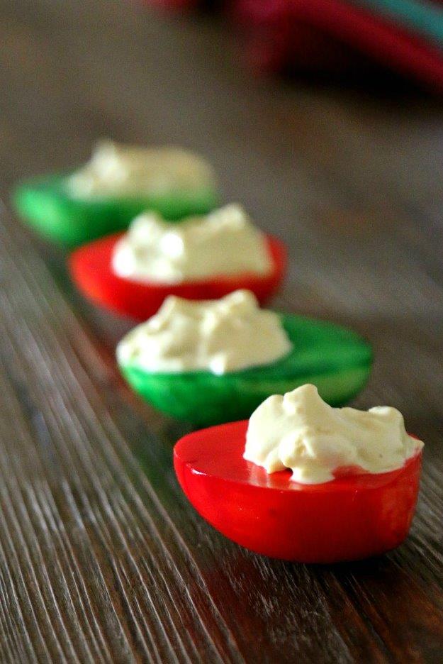 Christmas Deviled Eggs from Mom Dot