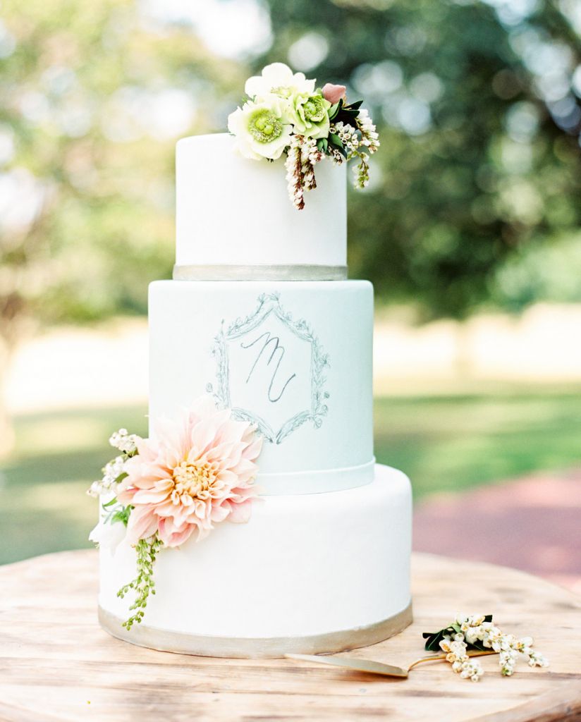 fondant wedding cake