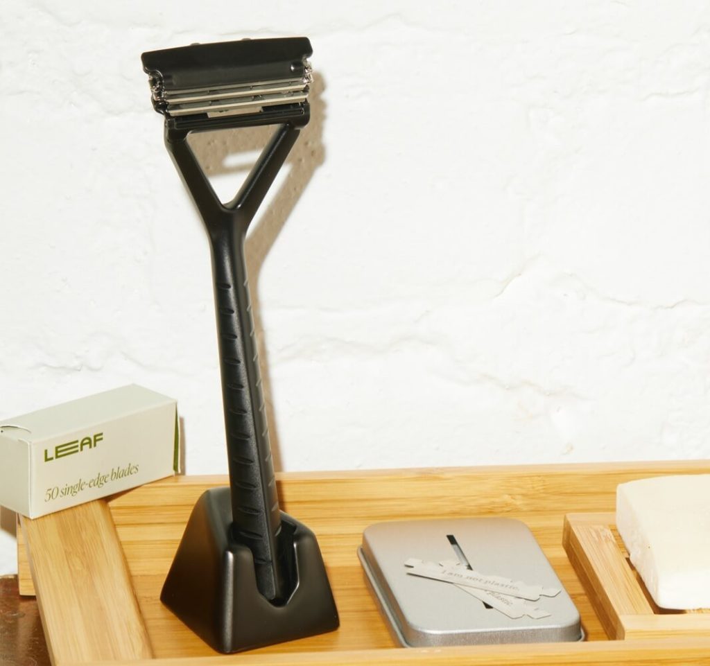 Twig Kit by LeafShave including razor and stand
