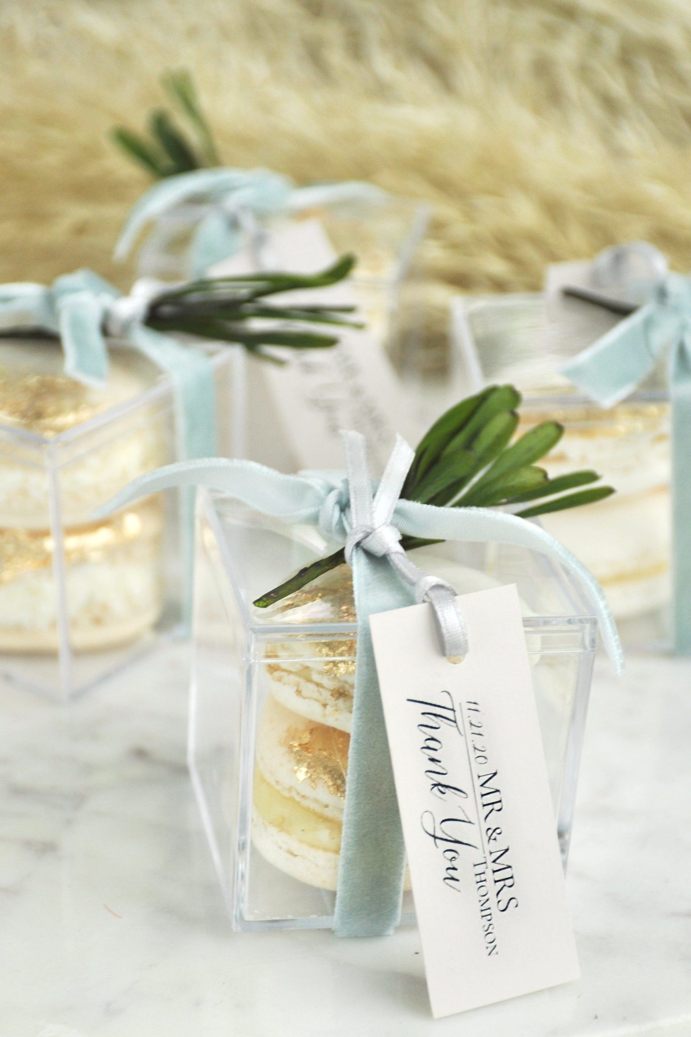 Individual mini cakes for wedding favors