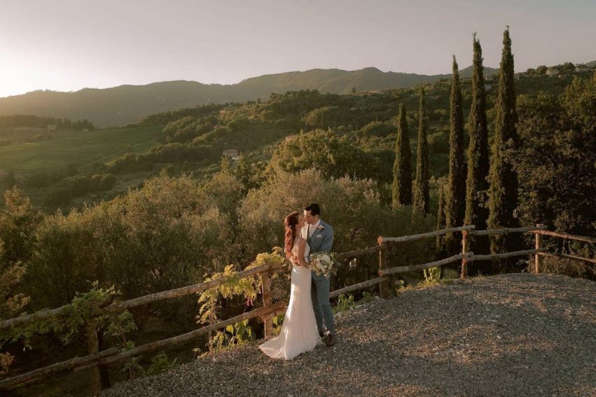 Wedding photo with Tuscany panoramic view